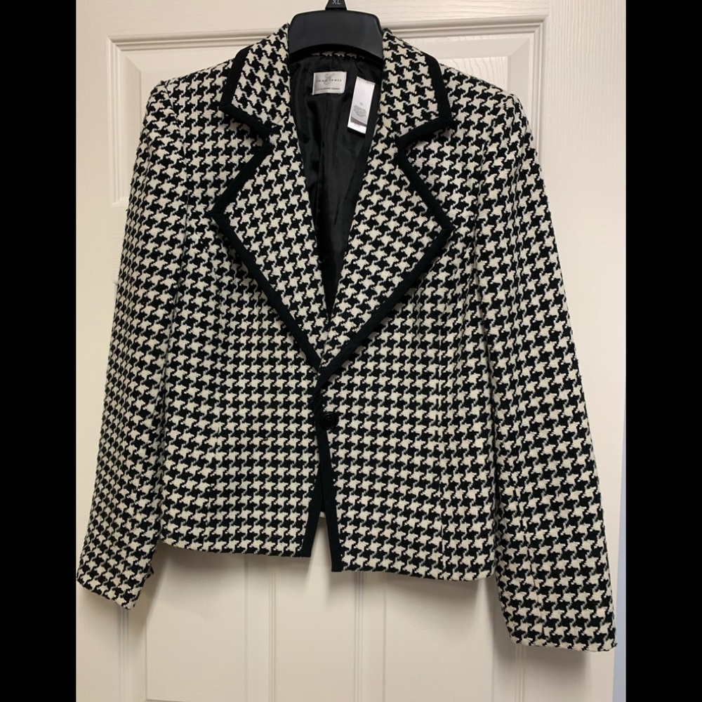 Black and white Emma James Ladies Jacket.